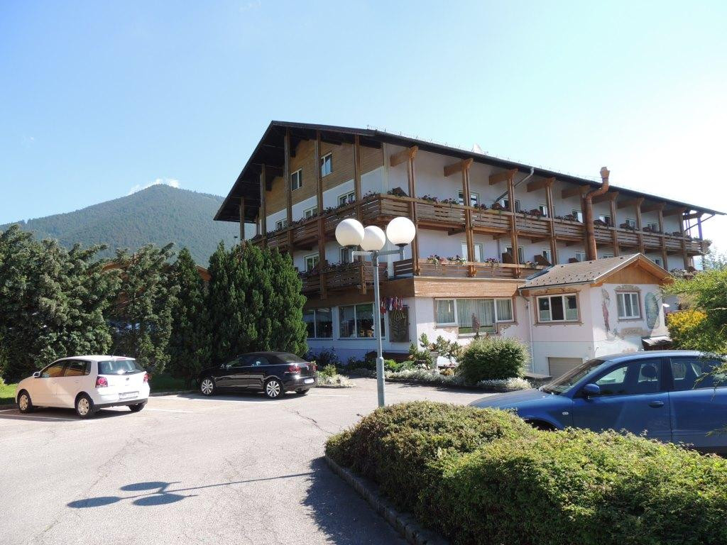 Miesenbach酒店住宿-Wellnesshotel Paradiesquelle