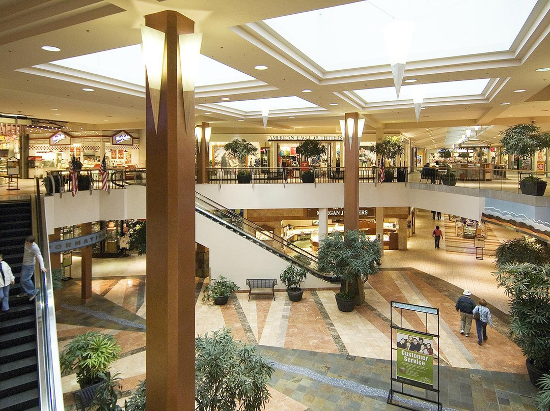 Layton Hills Mall景点图片