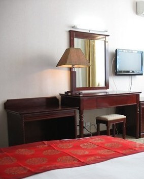 黄鹤假日酒店主图