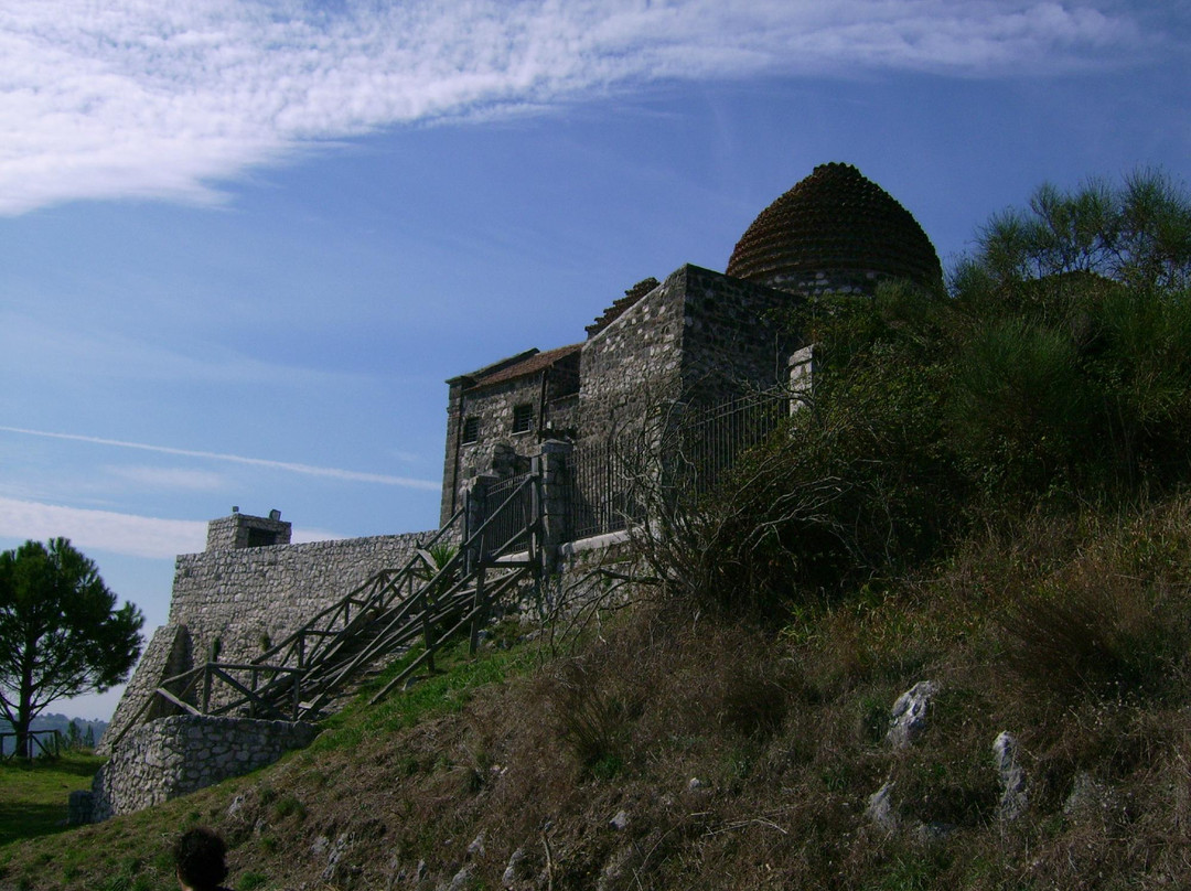 Rudere del Castello Medievale di Castel Morrone景点图片