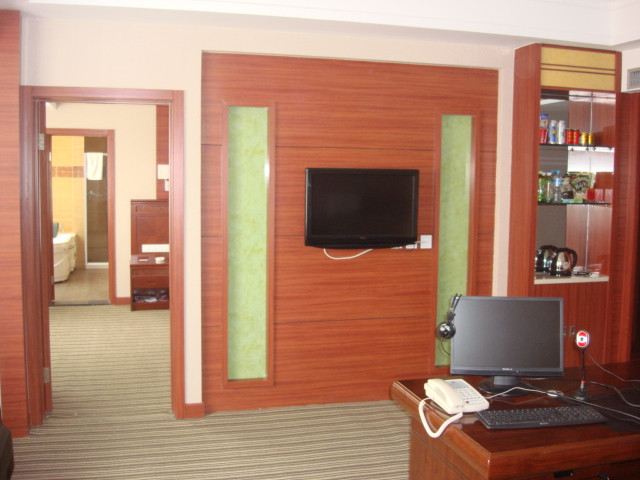 阳光假日大酒店主图