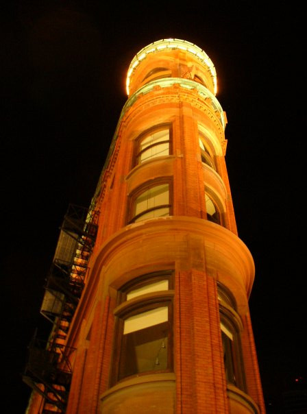 熨斗大楼-多伦多必去景点