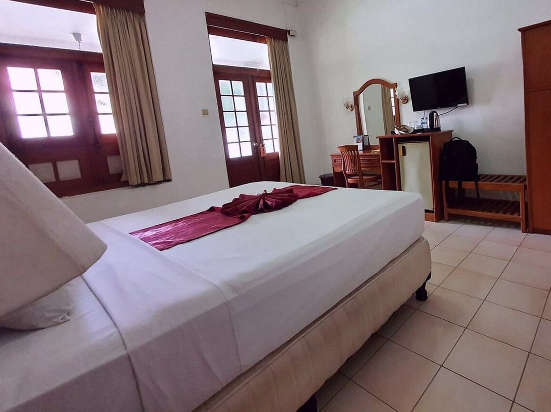 巴厘茵那商务酒店主图