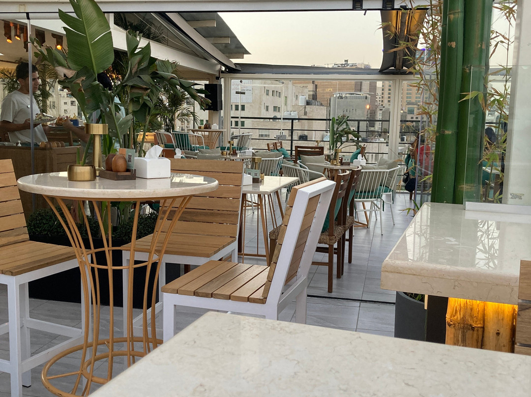 Néos Sunset Rooftop