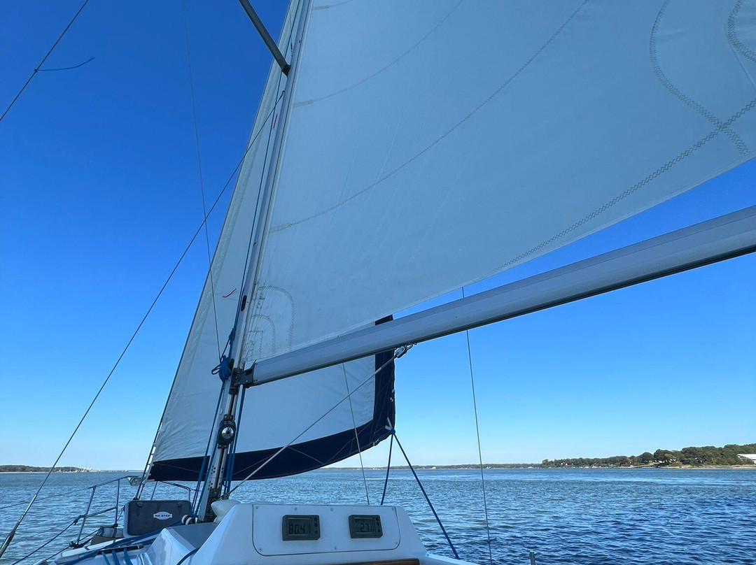 Williamsburg Charter Sails景点图片