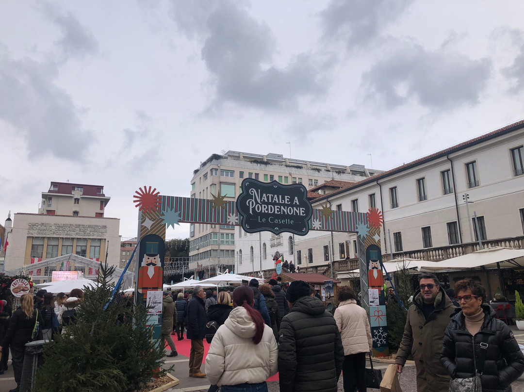 Piazzale XX Settembre-波代诺内必去景点