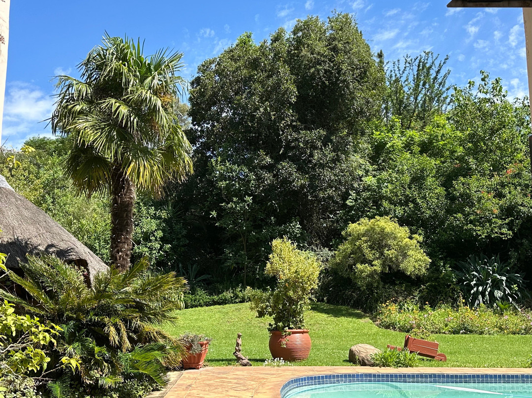 Ipe Tombe Guest Lodge主图