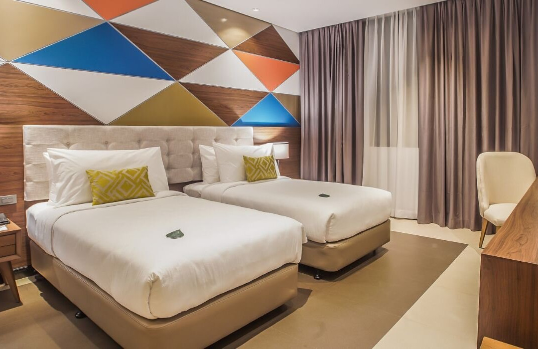 Summit Hotel Naga主图