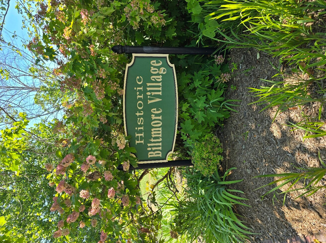 Biltmore Village景点图片