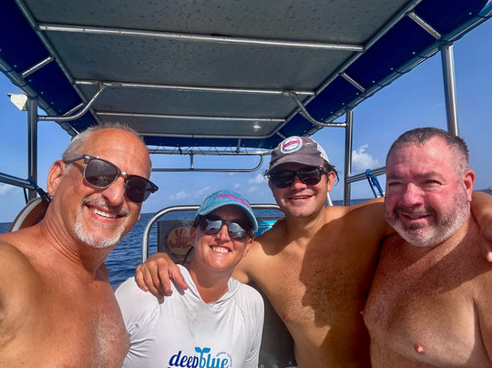 Deep Blue Divers-大开曼岛必去景点