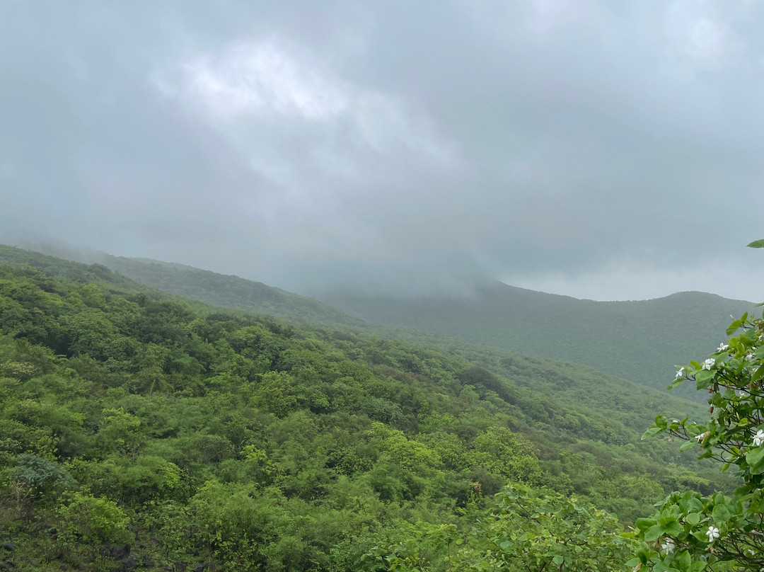 Dataar Hills-居那加德必去景点