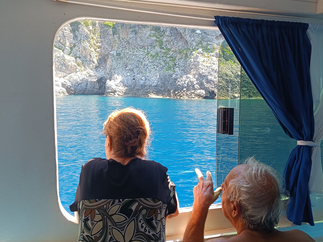 Foti Crociere-希拉必去景点