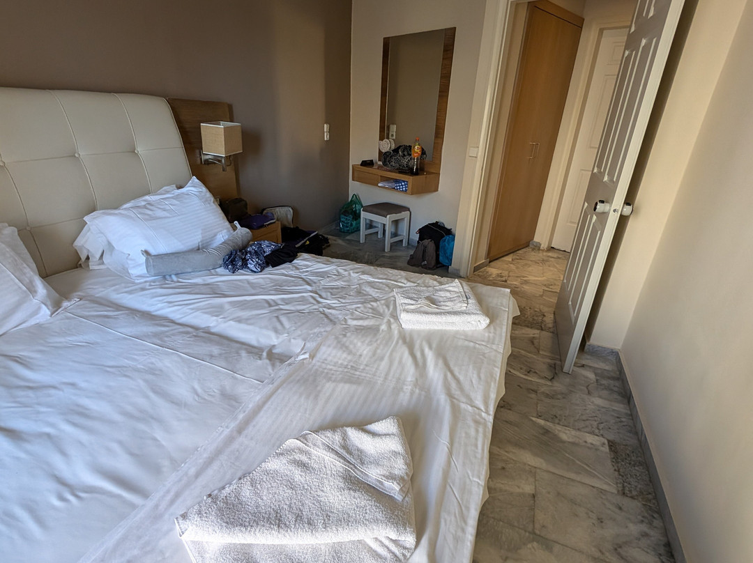 Golden Bay Suites主图