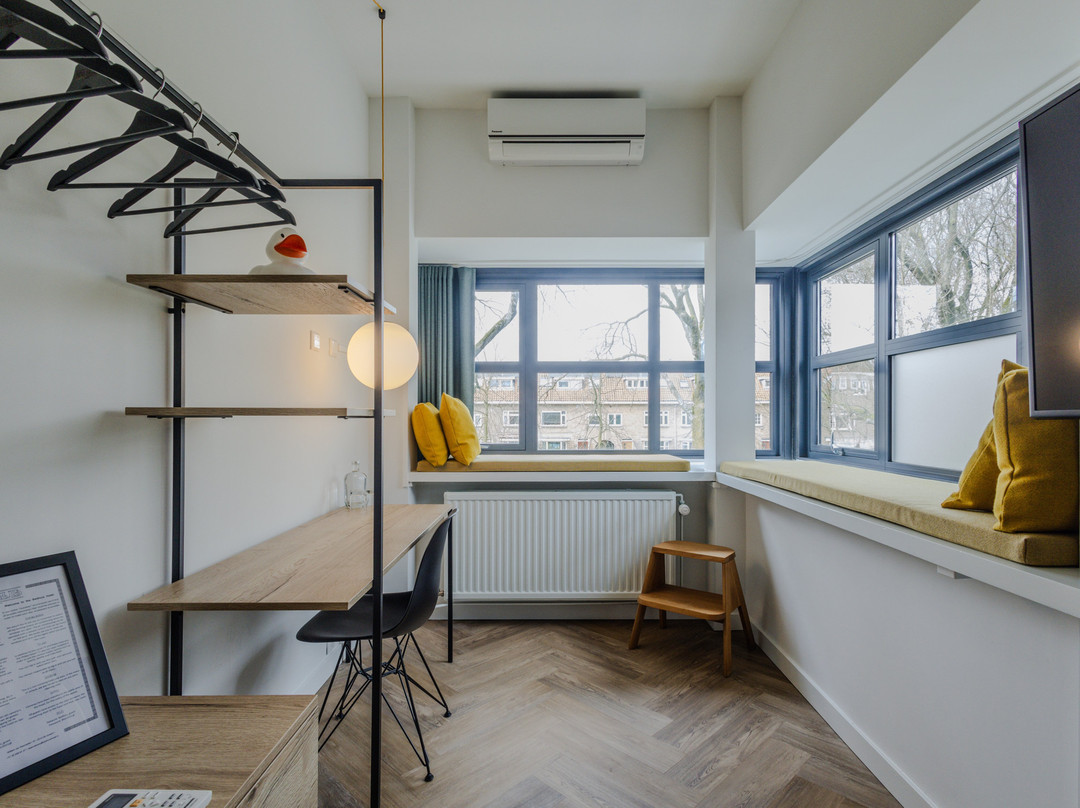 拜德湖酒店主图