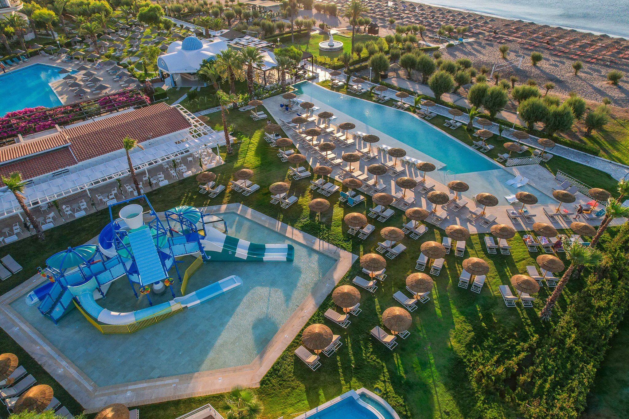 Pegasos Deluxe Beach Hotel-泳池