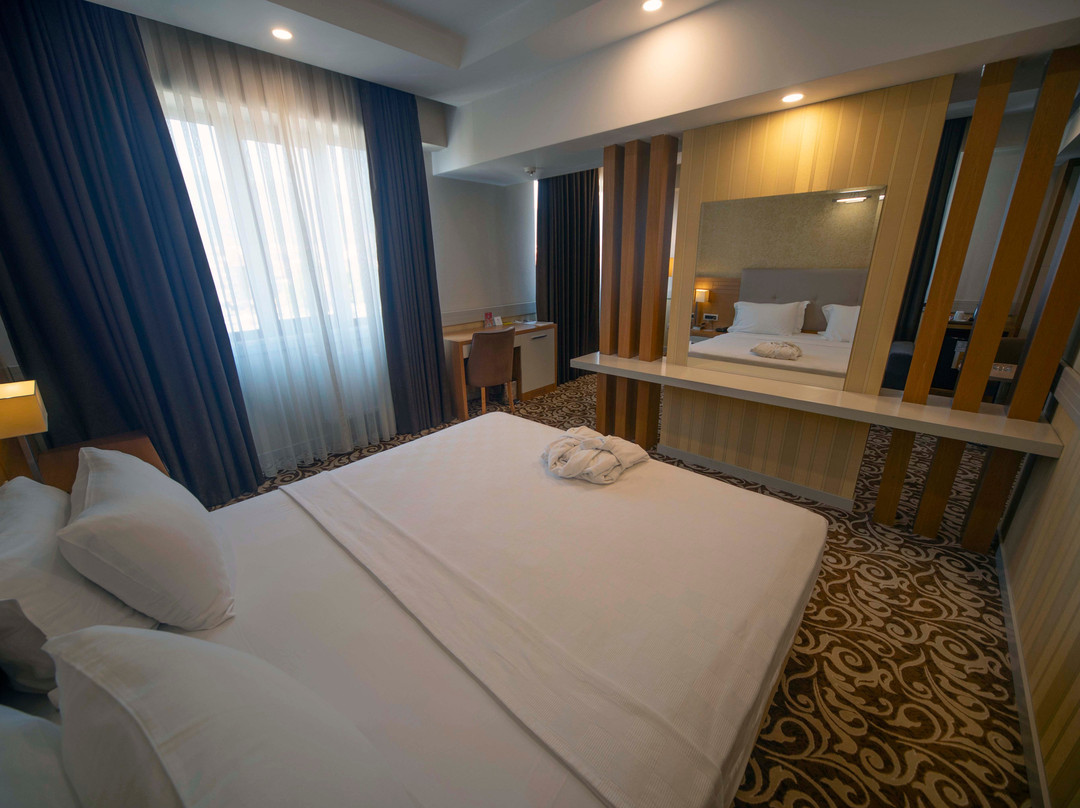 Grand Itimat Hotel主图