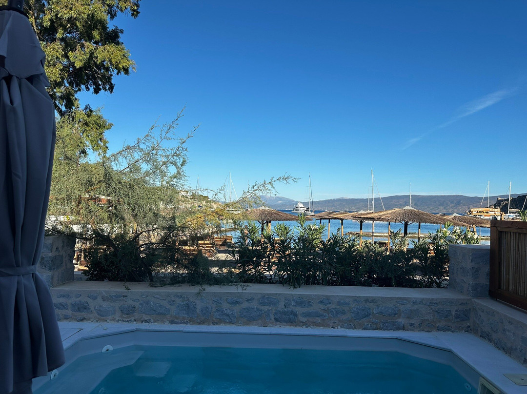 Mandraki Beach Resort主图