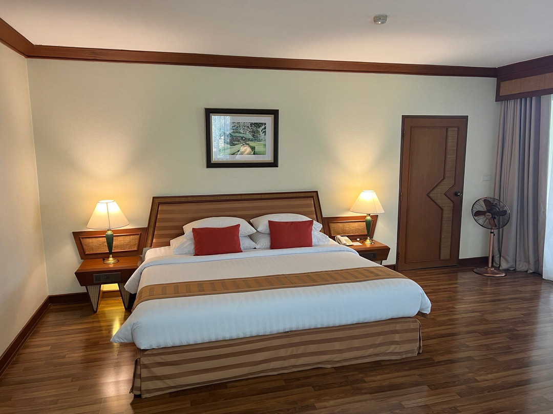 曼尼晨度假酒店主图