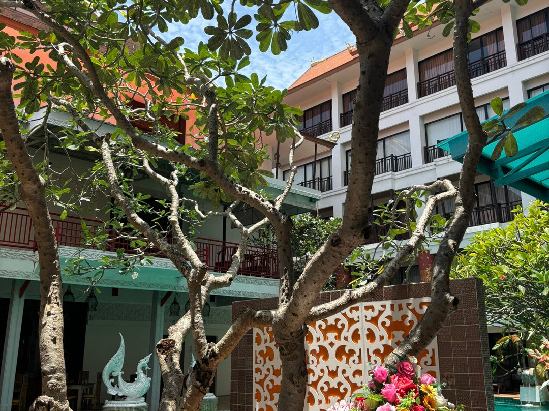 卡萨龙度假村和水疗中心主图