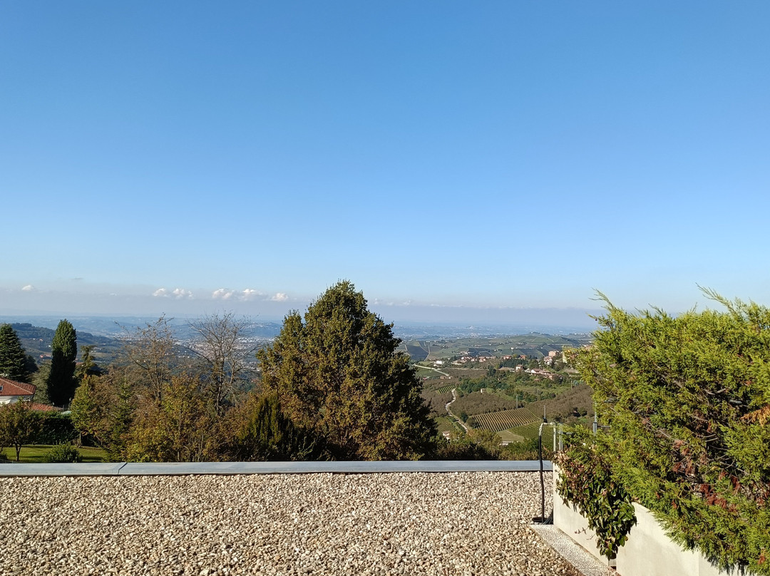 卡德尔卢波酒店主图