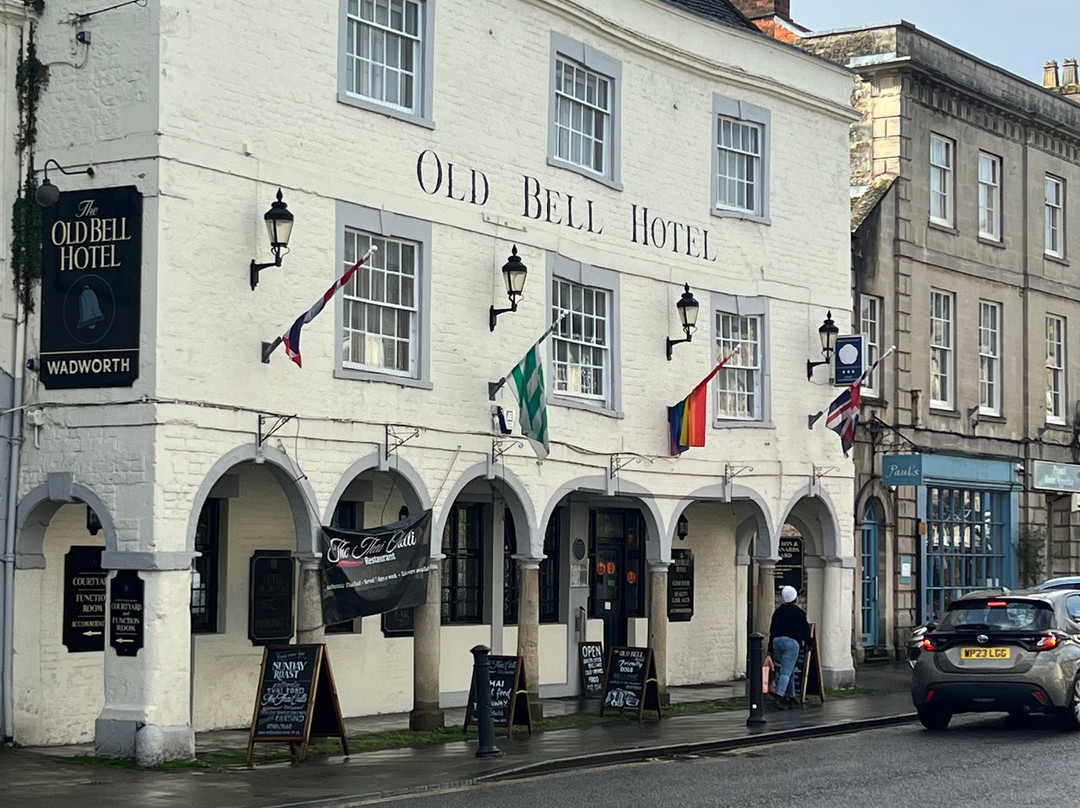 The Old Bell Inn主图