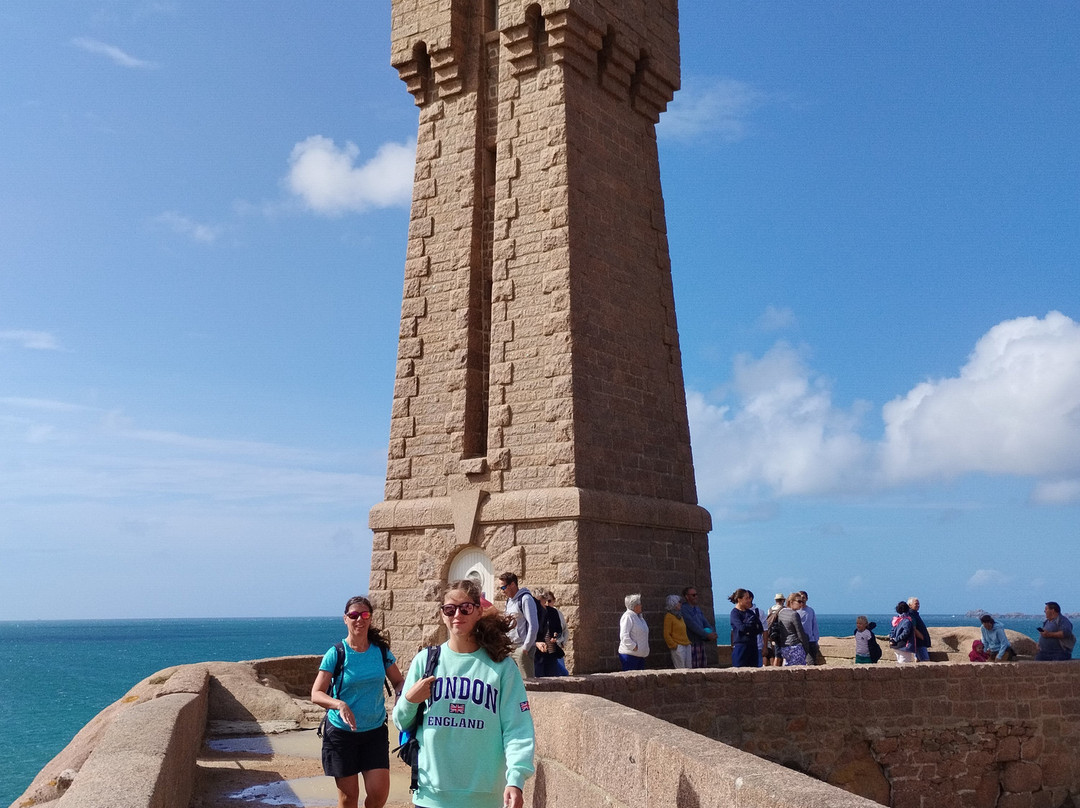 Phare de Men Ruz景点图片