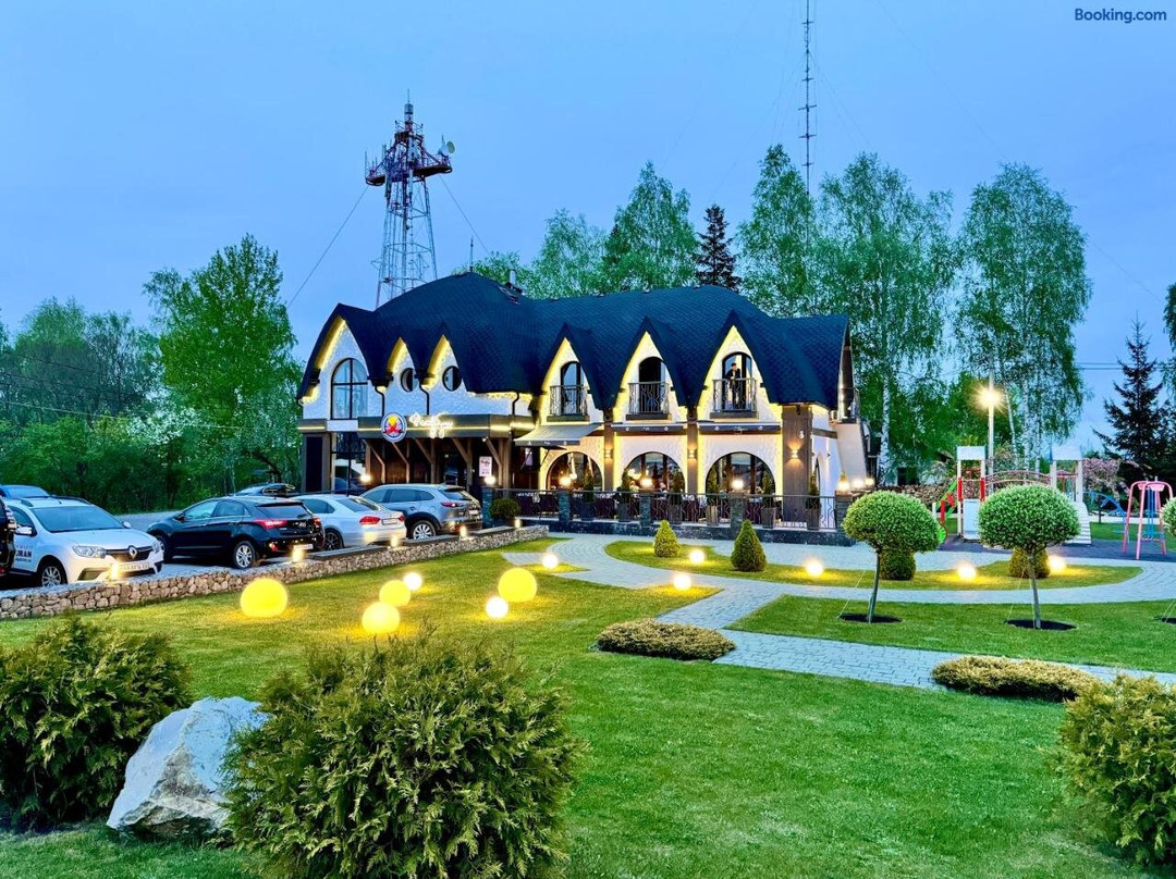 Fetrbush Hotelʹ & Pitsa