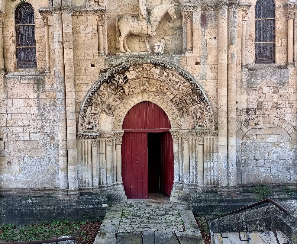 Eglise Saint Hilaire景点图片
