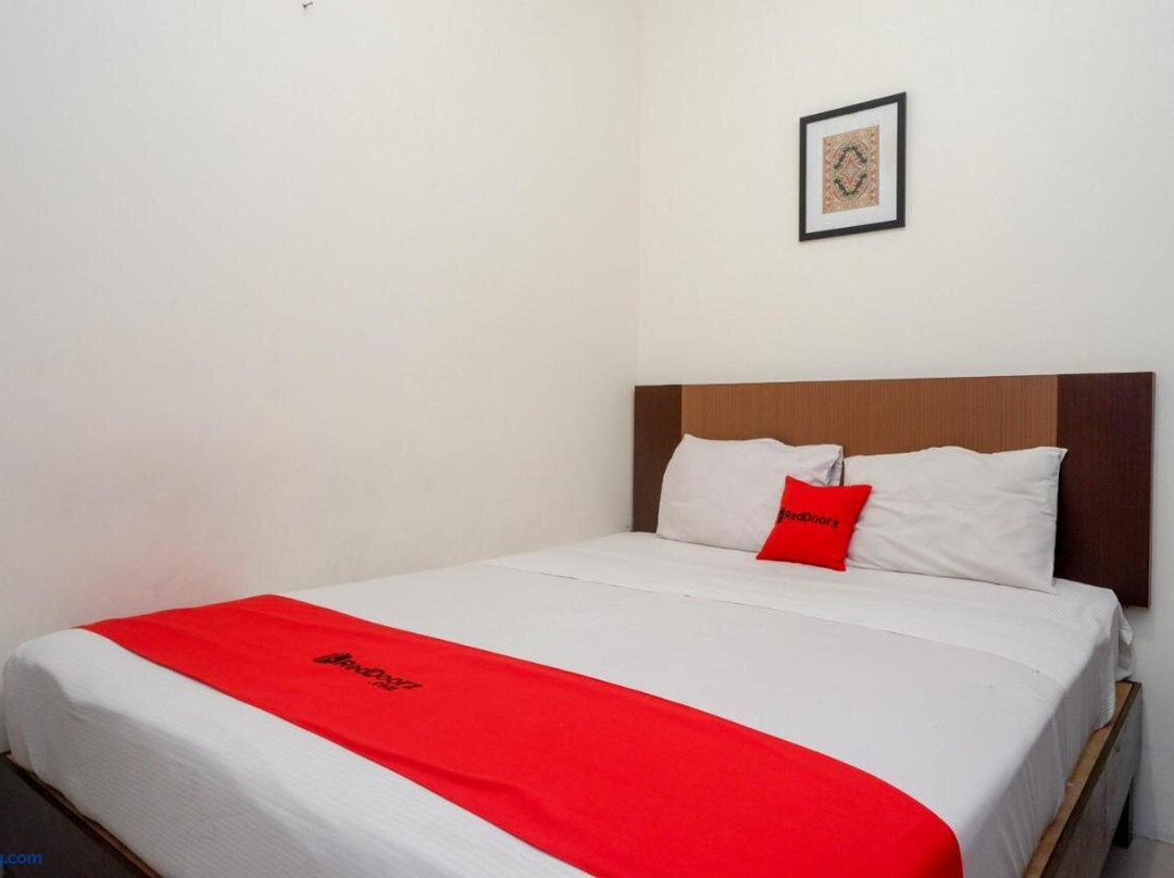 RedDoorz Syariah @ Namira Hotel