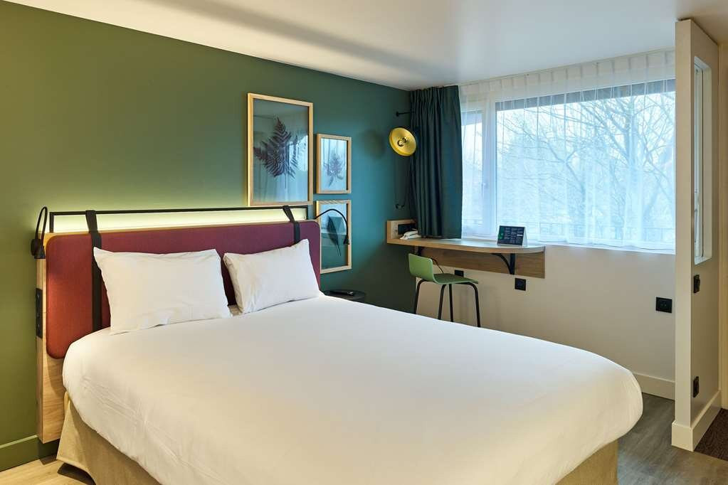 塞纳河畔维尔尼斯普瓦西钟楼酒店主图