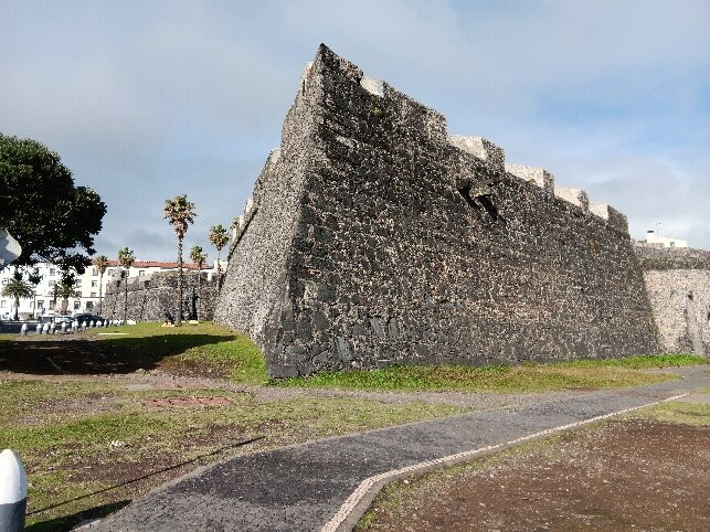 Forte de São Brás-蓬塔德尔加达必去景点