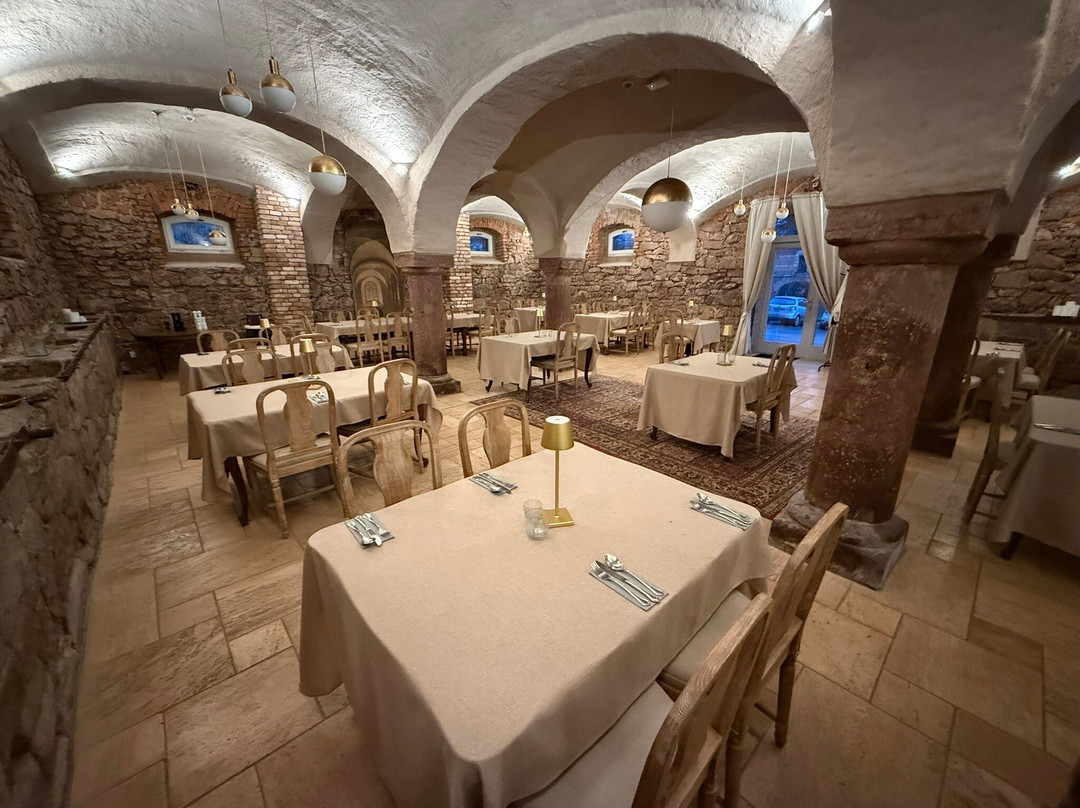 Zamek Sarny - Schloss Scharfeneck
