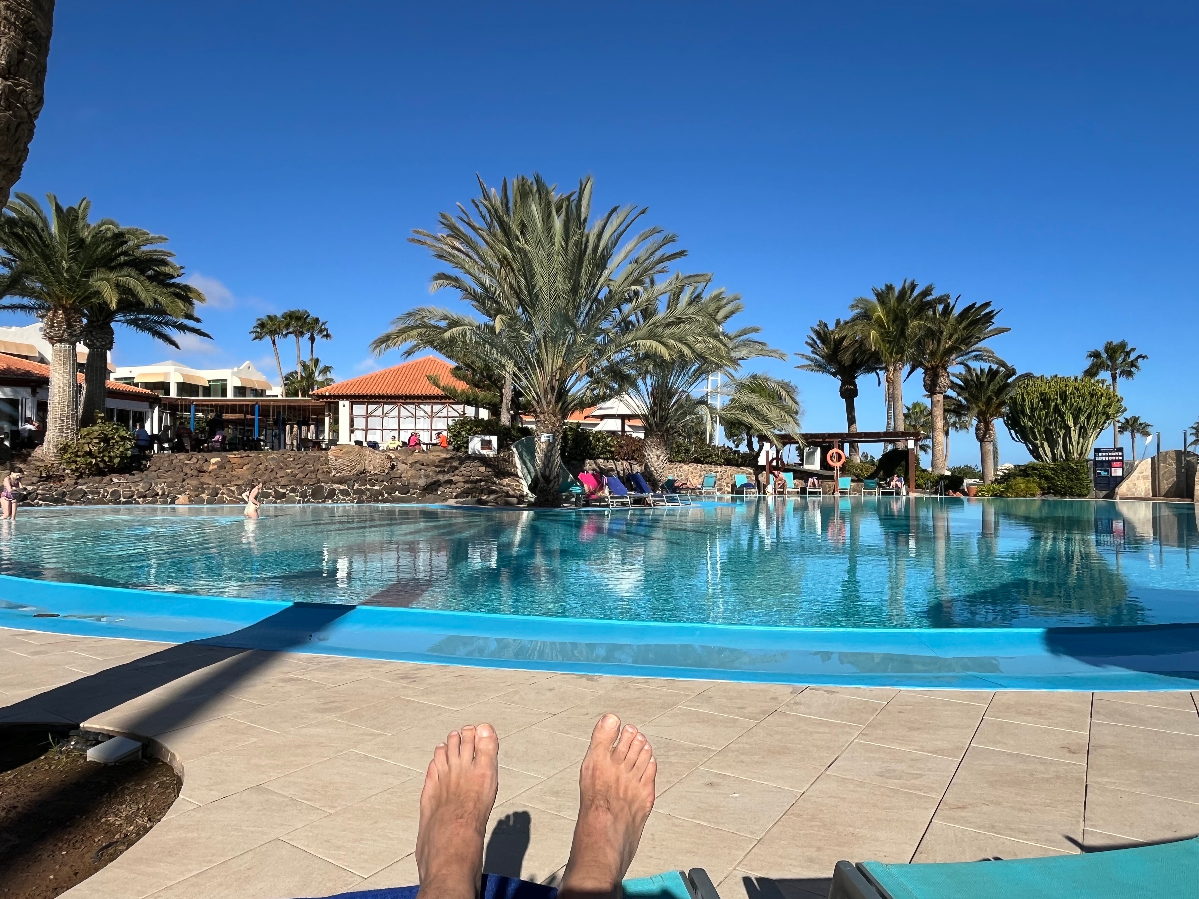 Robinson Esquinzo Playa-泳池