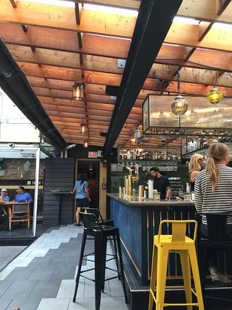 德雷克酒店主图