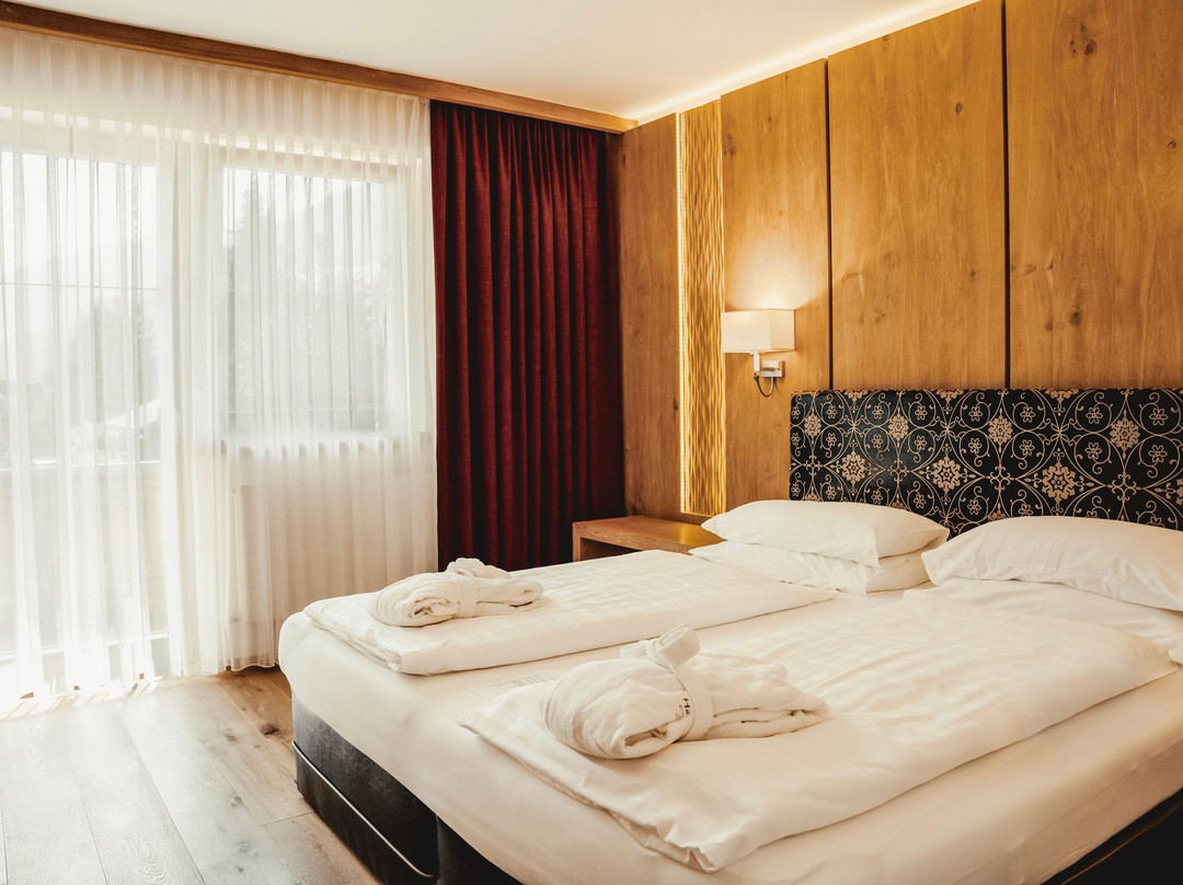 体育与健康英雄酒店- 举行KG酒店主图