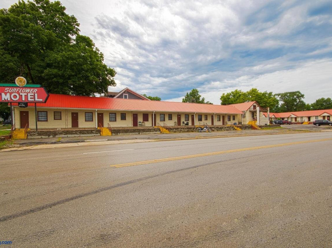 Sunflower Motel Hiawatha By Oyo