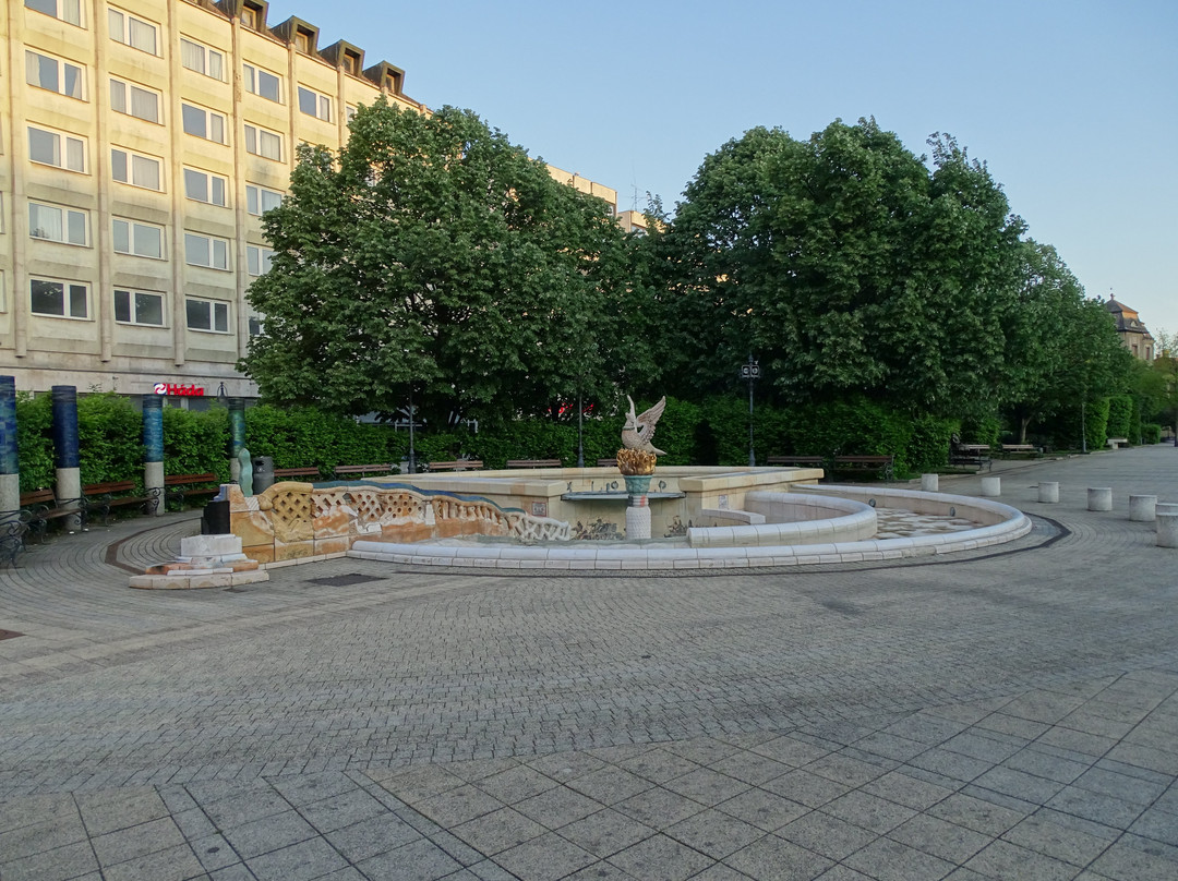 Főnix oszlop szökőkúttal景点图片