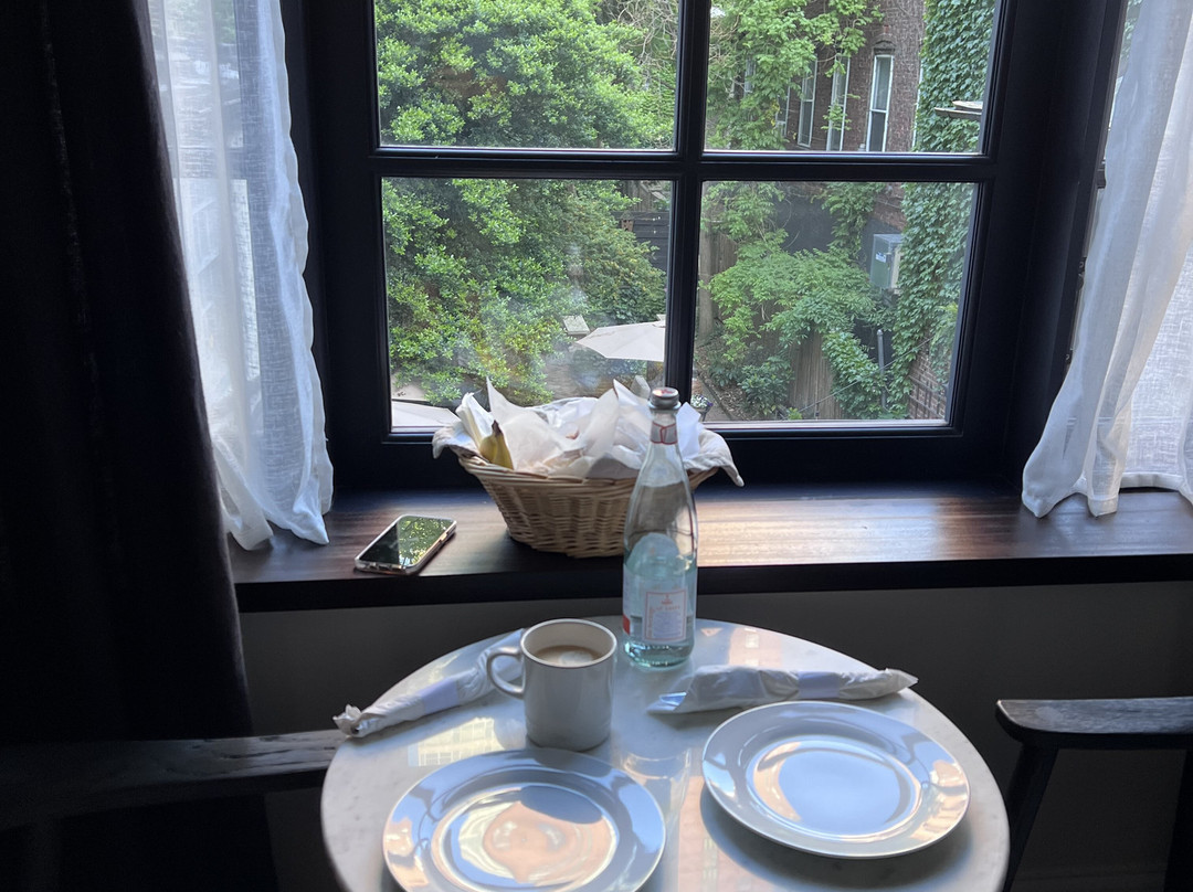 The Dwight D Hotel主图