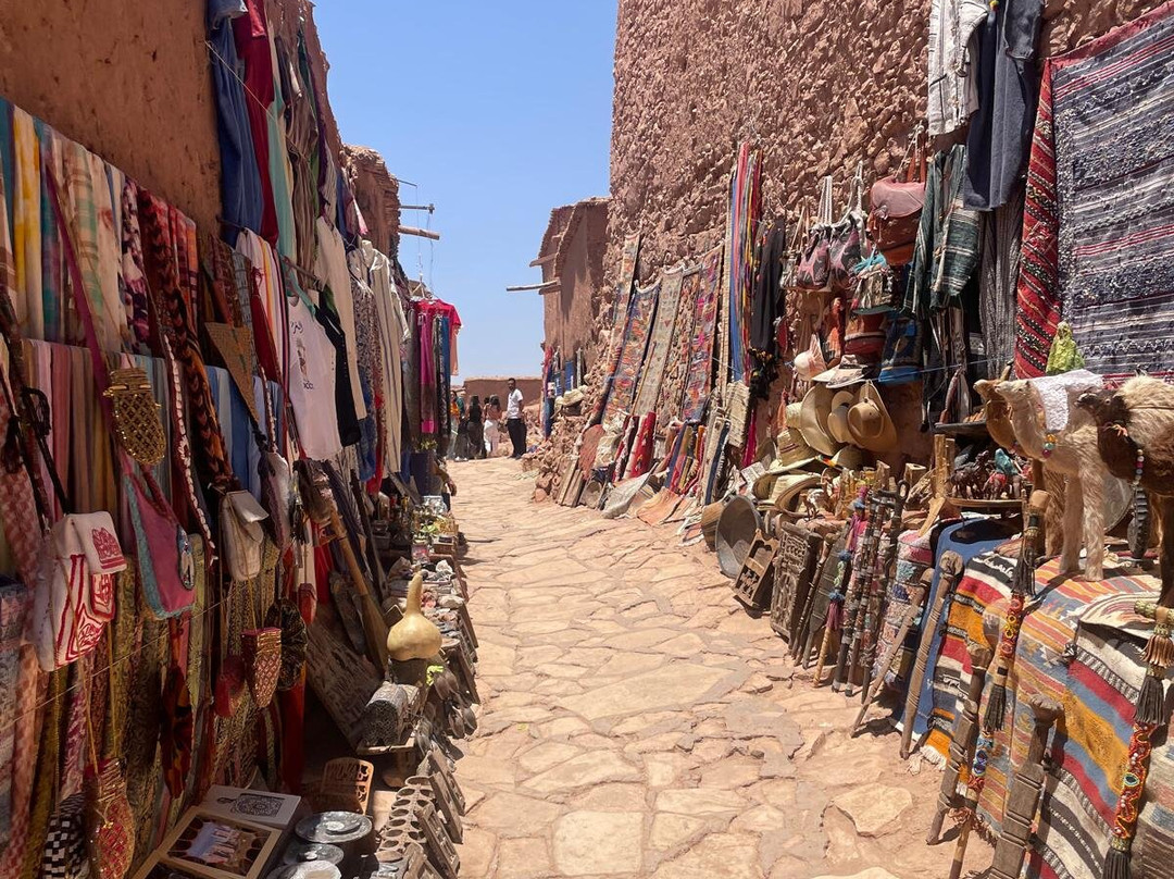 Travel Around Morocco-Ait Azzi必去景点