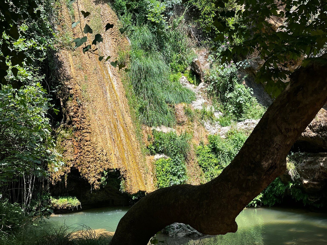 Kalamaris Waterfall-Gialova必去景点