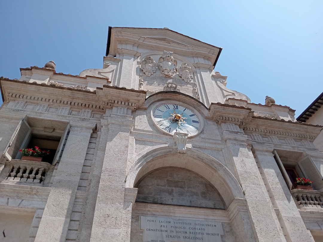 Fontana di Piazza del Mercato-斯波莱托必去景点