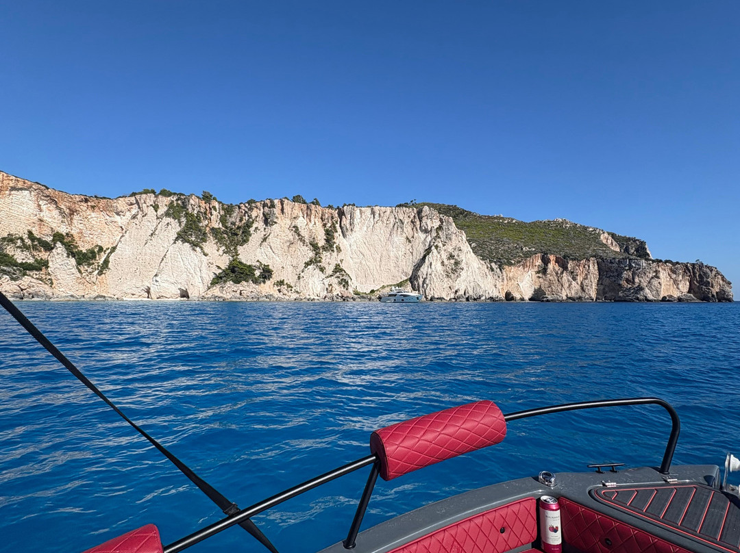 Fioro Boat Rentals-Agios Sostis必去景点