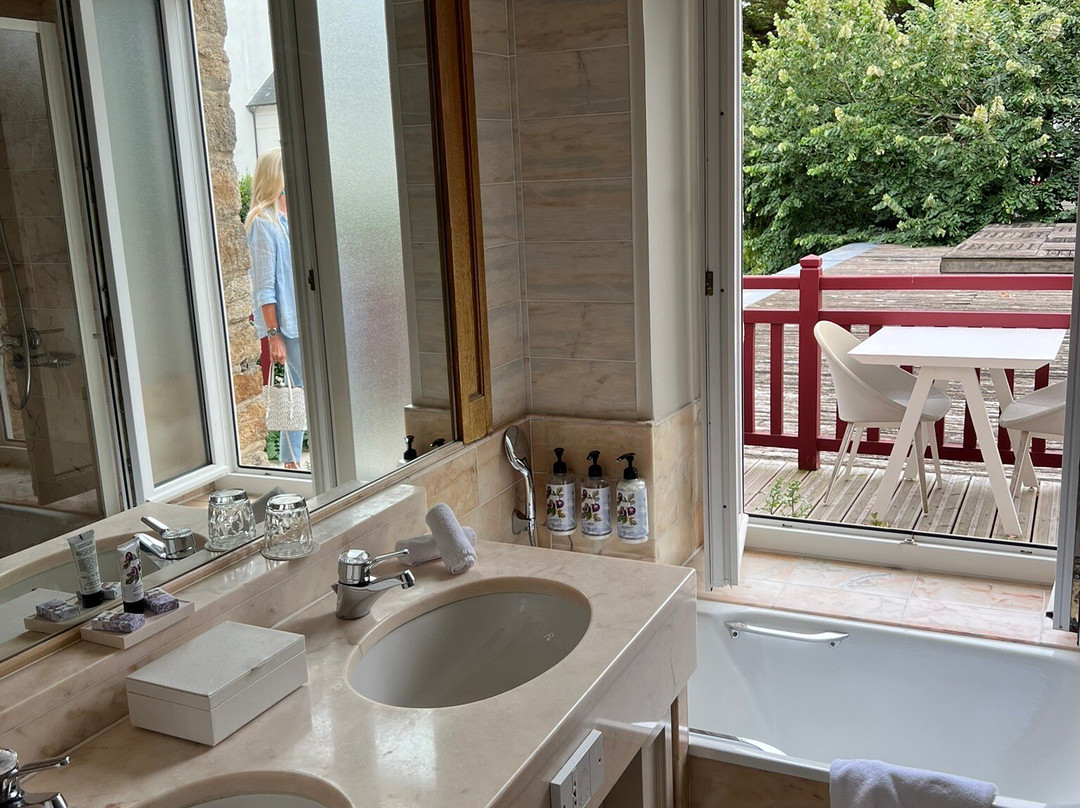 卡斯特勒玛丽路易斯酒店主图