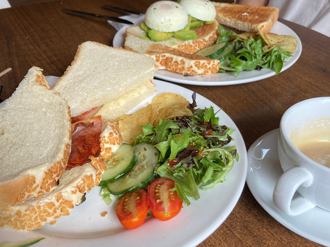 The Riverside Bar & Cafe主图