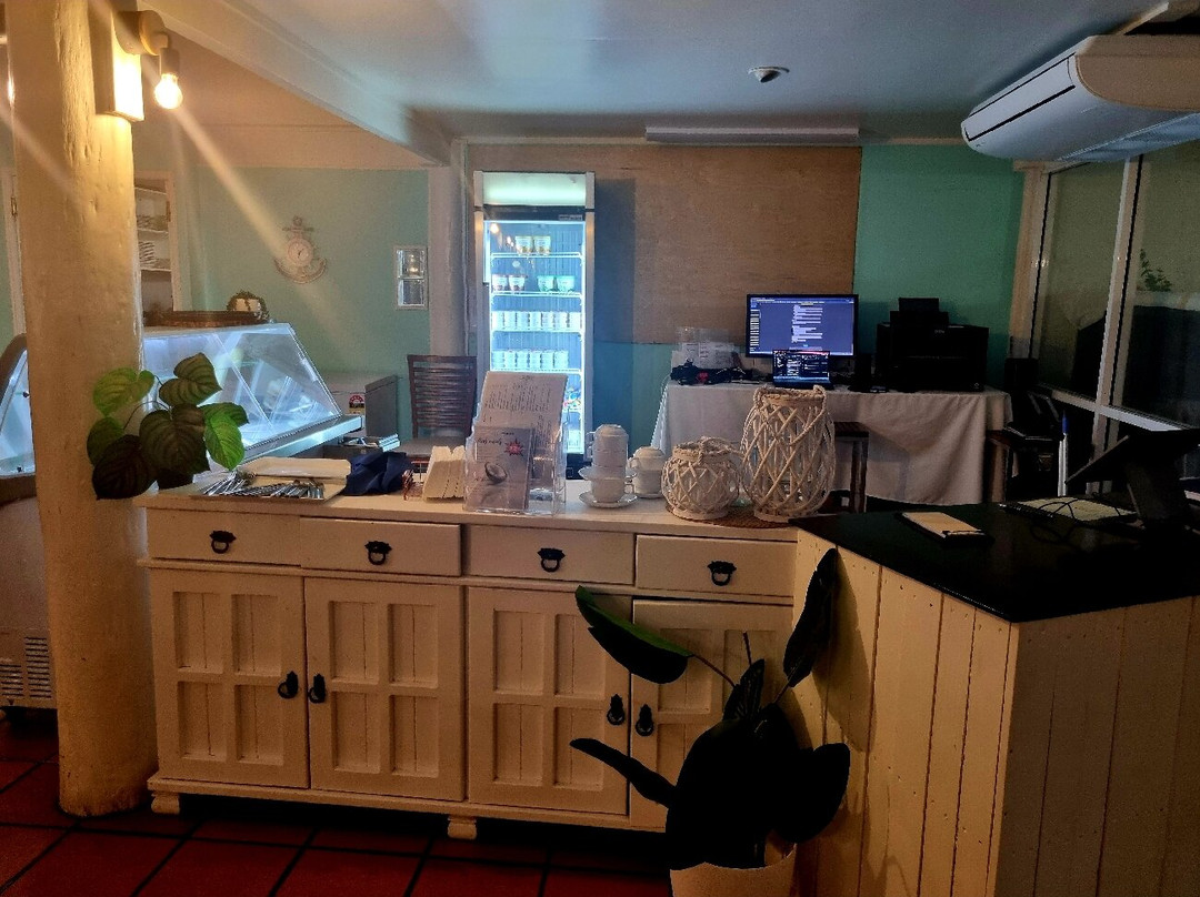 Dolphin Heads Resort主图