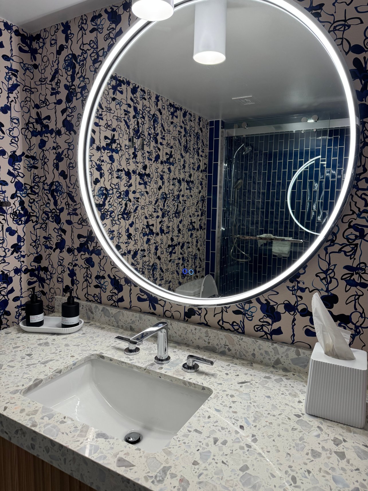 The Highland Dallas, Curio Collection by Hilton-浴室