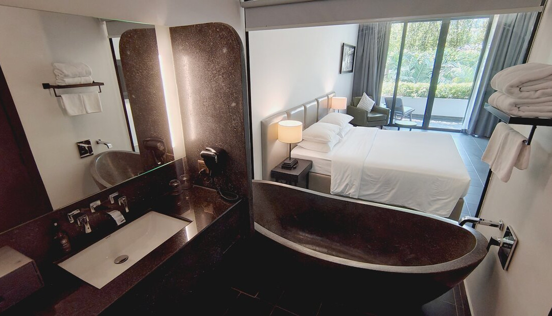 Eightfold Urban Resort主图