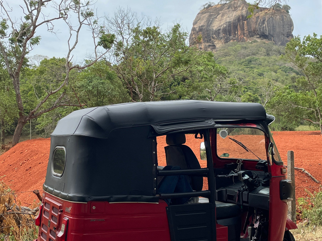 Tuk Tuk Rental Negombo-尼甘布必去景点