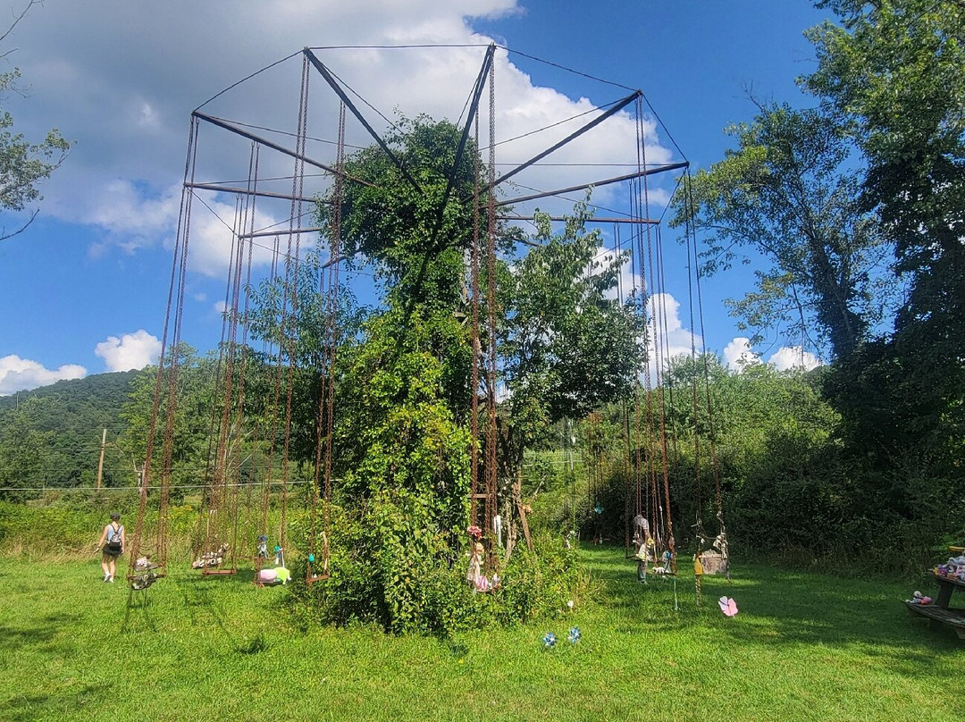 Lake Shawnee Abandoned Amusement Park-Rock必去景点