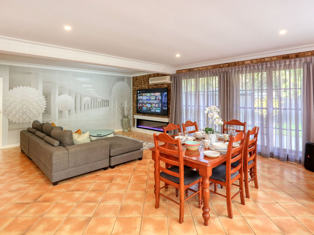 Mt Tamborine Stonehaven Guest House主图